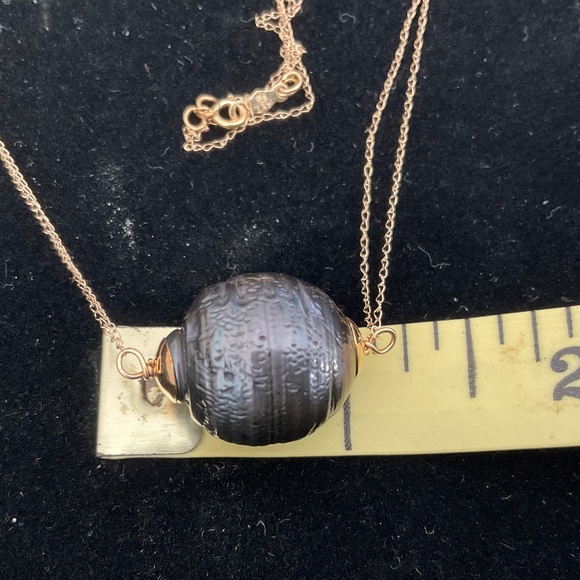 Extra Large Black Pearl from South Sea Tahitian on 14k solid gold chain - Picture 1 of 6